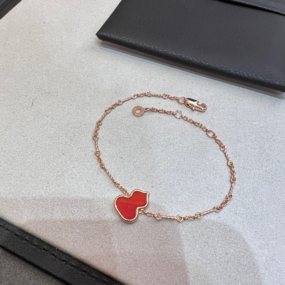 Elegant Red Heart Bracelet